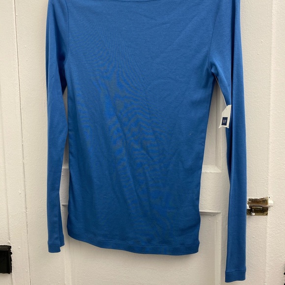 Gap shirt - Picture 2 of 3